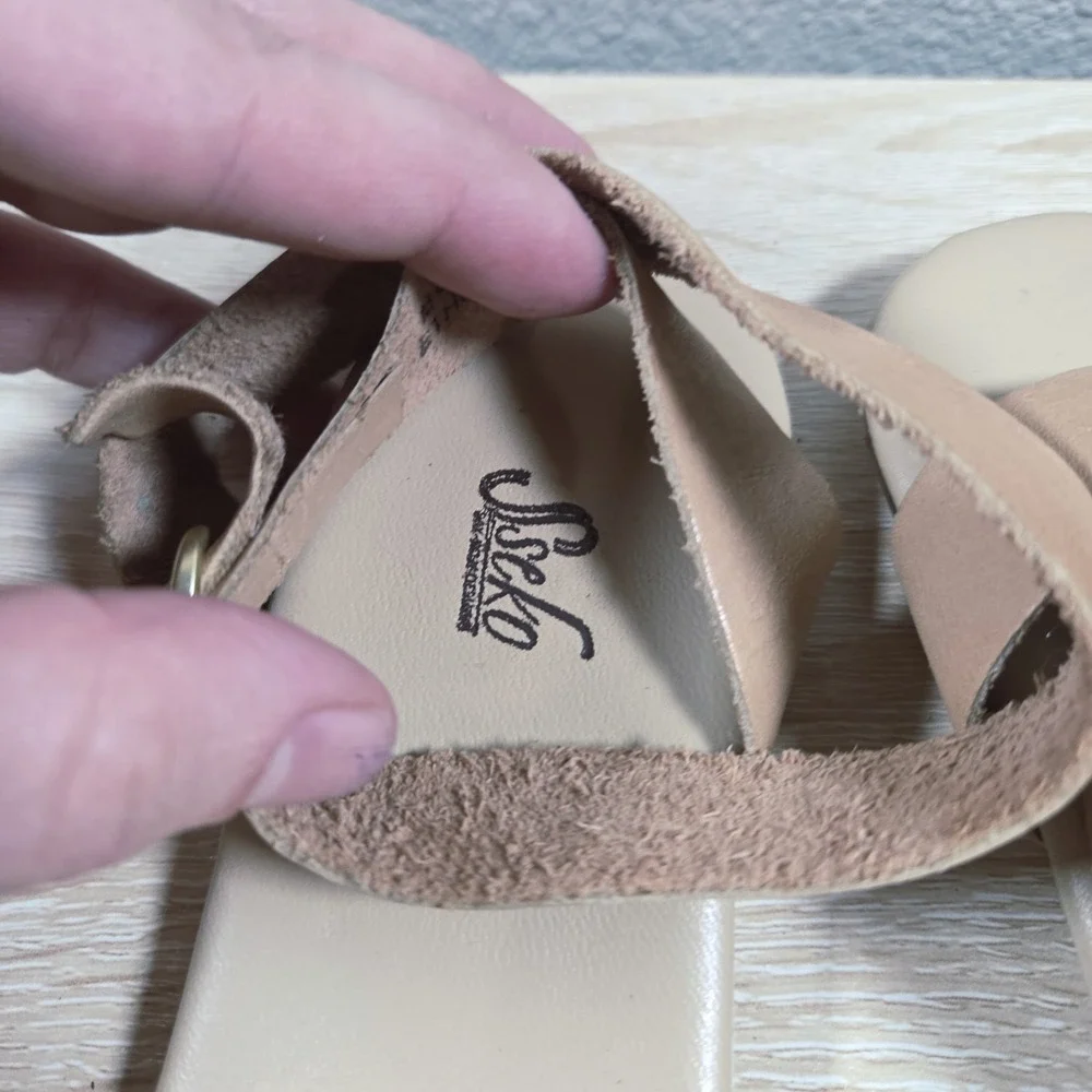 Sseko Designs Fair Trade‎ Gold Metallic Crackle Leather Sandals Size 6 Ethiopia
